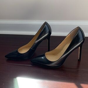Used black heels in excellent condition